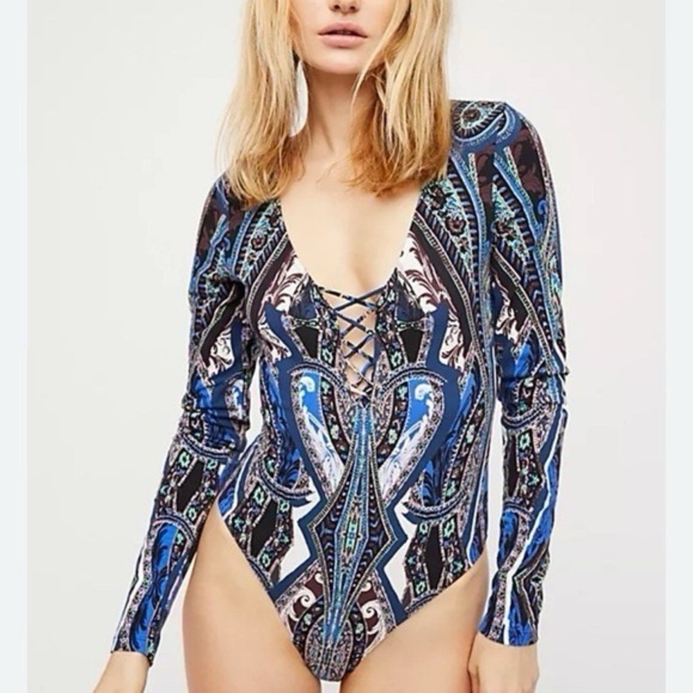 Free People NWT Pick A Place Long Sleeve Bodysuit Blue Combo Paisley Boho sz M - Picture 2 of 13